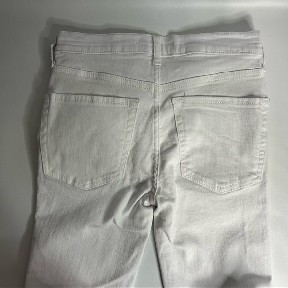 3) NWT Free People White Denim Busted Knee Distressed Skinny 9” Jeans Size 26 - Picture 11 of 15